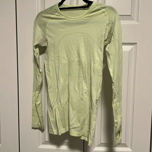 Lululemon EUC Swiftly Tech in Lime Green
